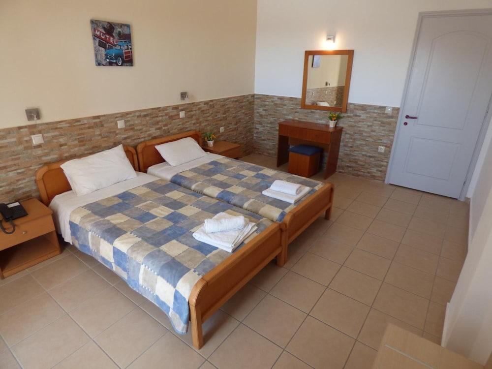 Paradiso Apartments Ipsos Esterno foto