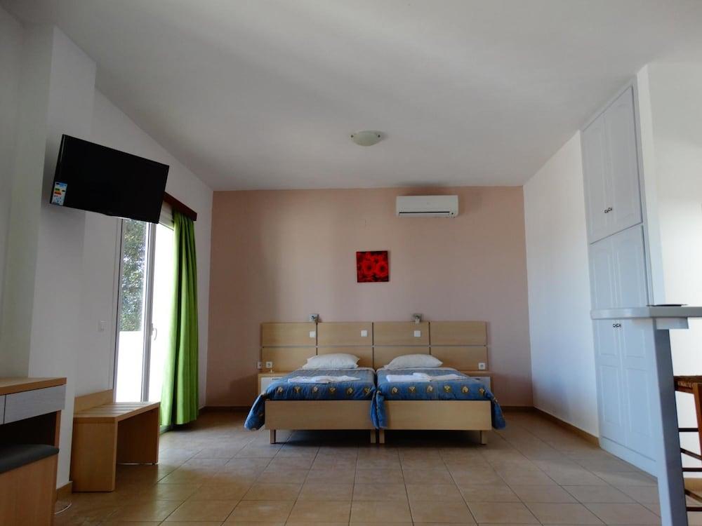 Paradiso Apartments Ipsos Esterno foto